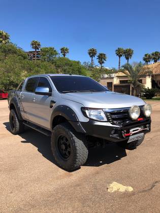 FORD RANGER 3.2 XLT 4X4 CD 20V DIESEL 4P AUTOMÁTICO FORD RANGER 3.2 XLT 4X4 CD 20V DIESEL 4P AUTOMÁTICO